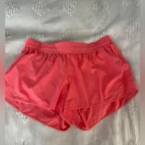 lululemon hotty hot short low rise 4”
